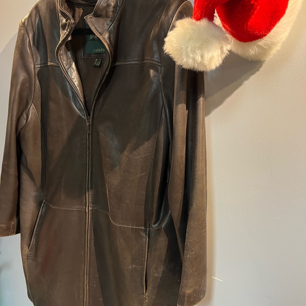 Danier ladies Dark Brown Leather Jacket, size 12-14